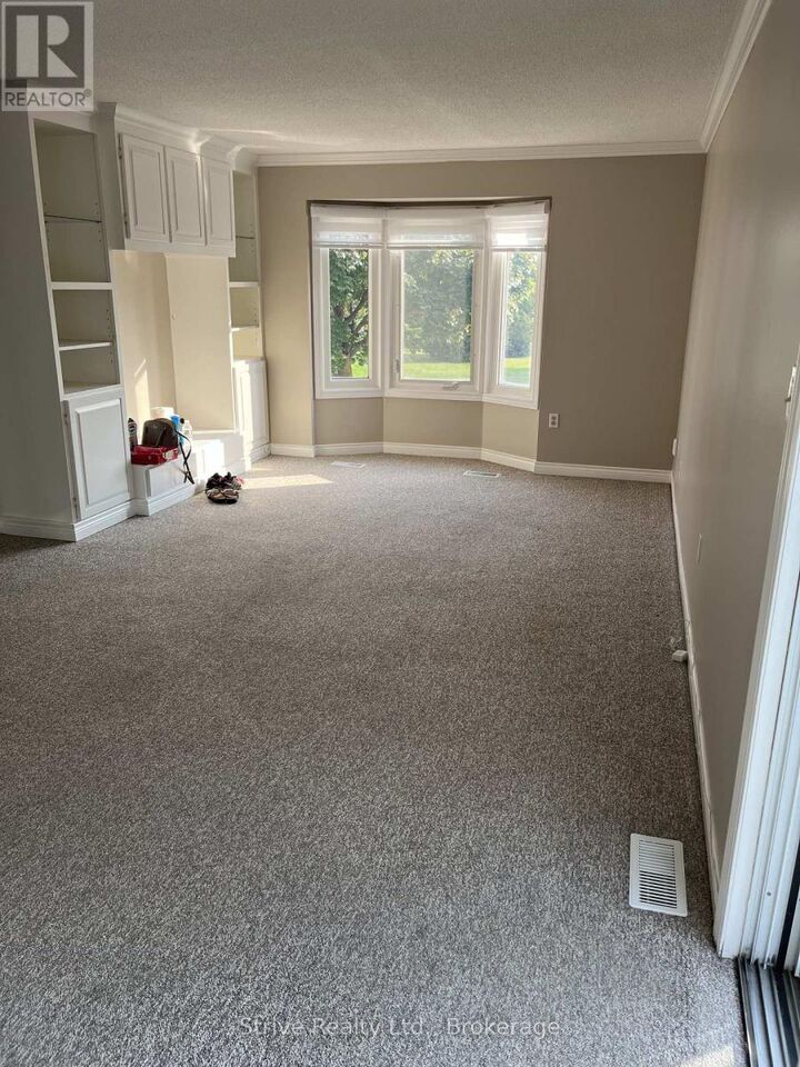 Property Photo:  1013 Attersley Drive  ON L1K 2G9 