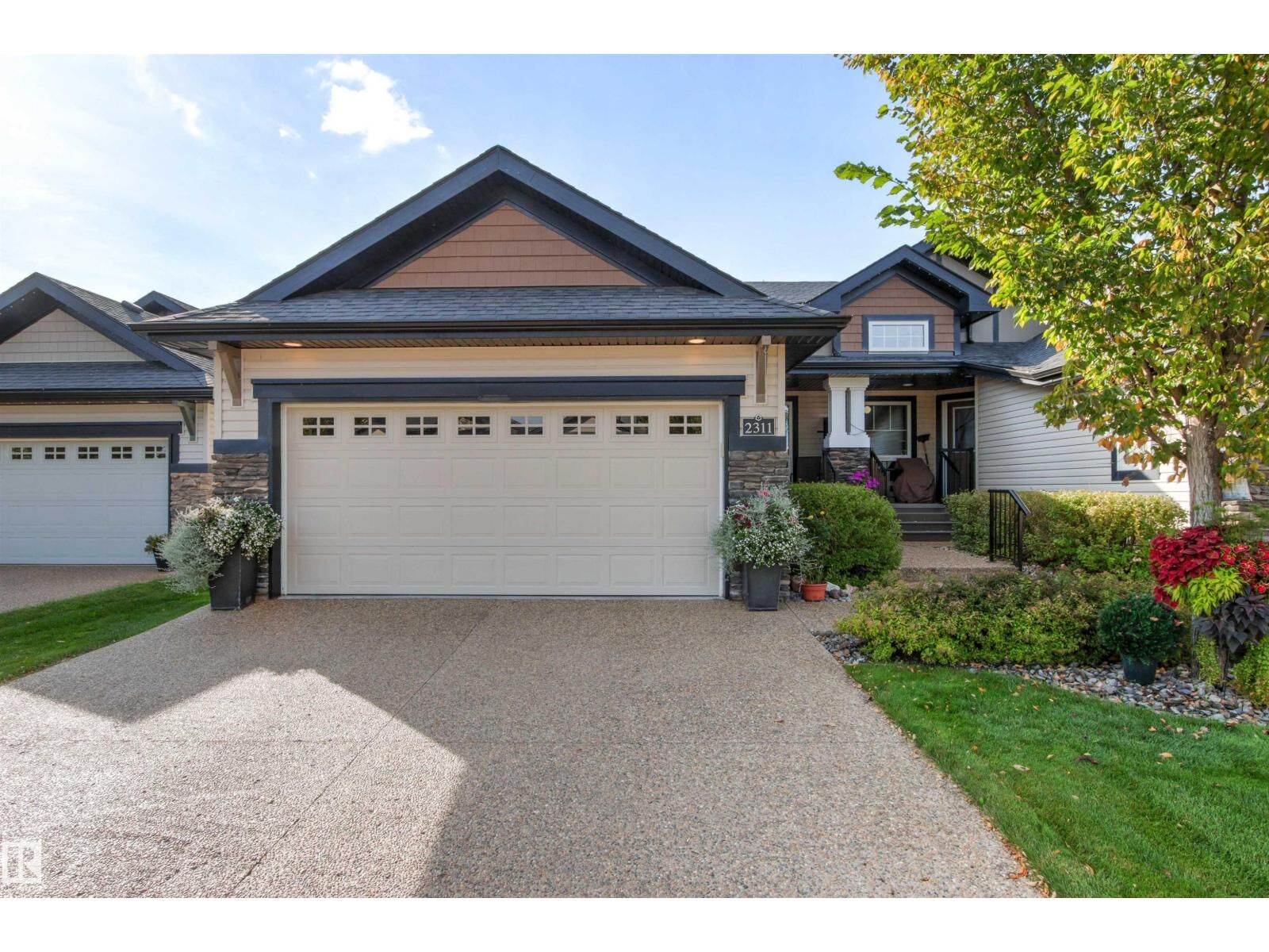 Property Photo: 2311 Ashcraft Ca SW AB T6W 2J1