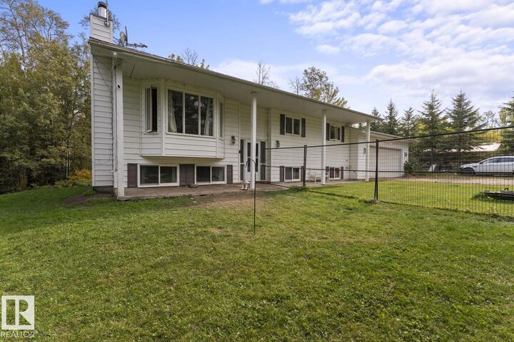 Property Photo: 549 60017 Rng Road 110 A AB T0A 0C0