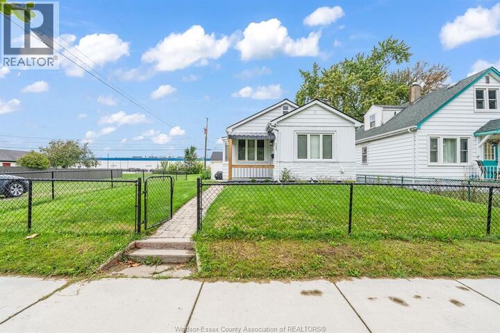 Property Photo:  2597 Alexis Road Upper  ON N8W 3Z6 