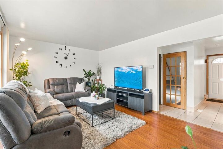 Property Photo: 1062 Mountain Avenue MB R2X 1C7