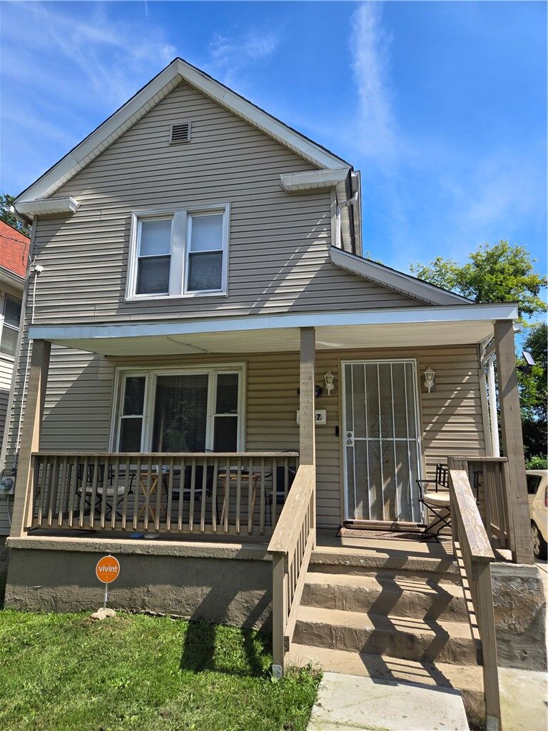 Property Photo:  1007 Laurel  OH 44307 