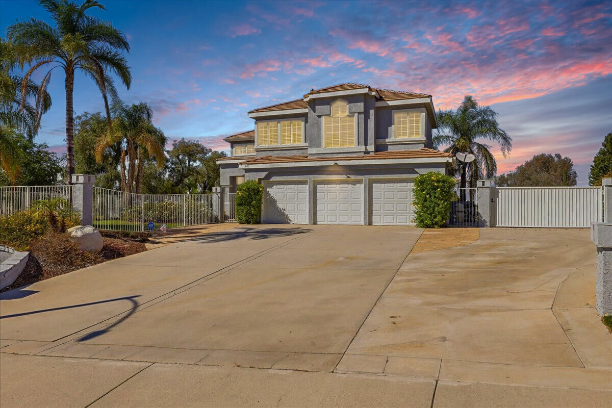 Property Photo:  901 Clearwood Avenue  CA 92506 