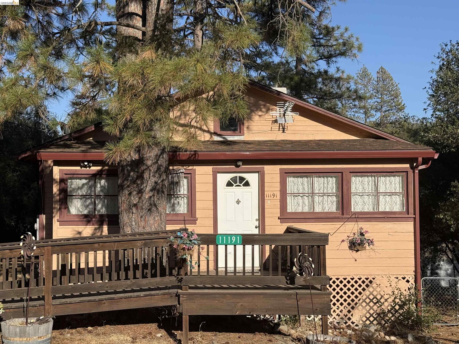 Property Photo: 11191 Big Oak Rd CA 95305
