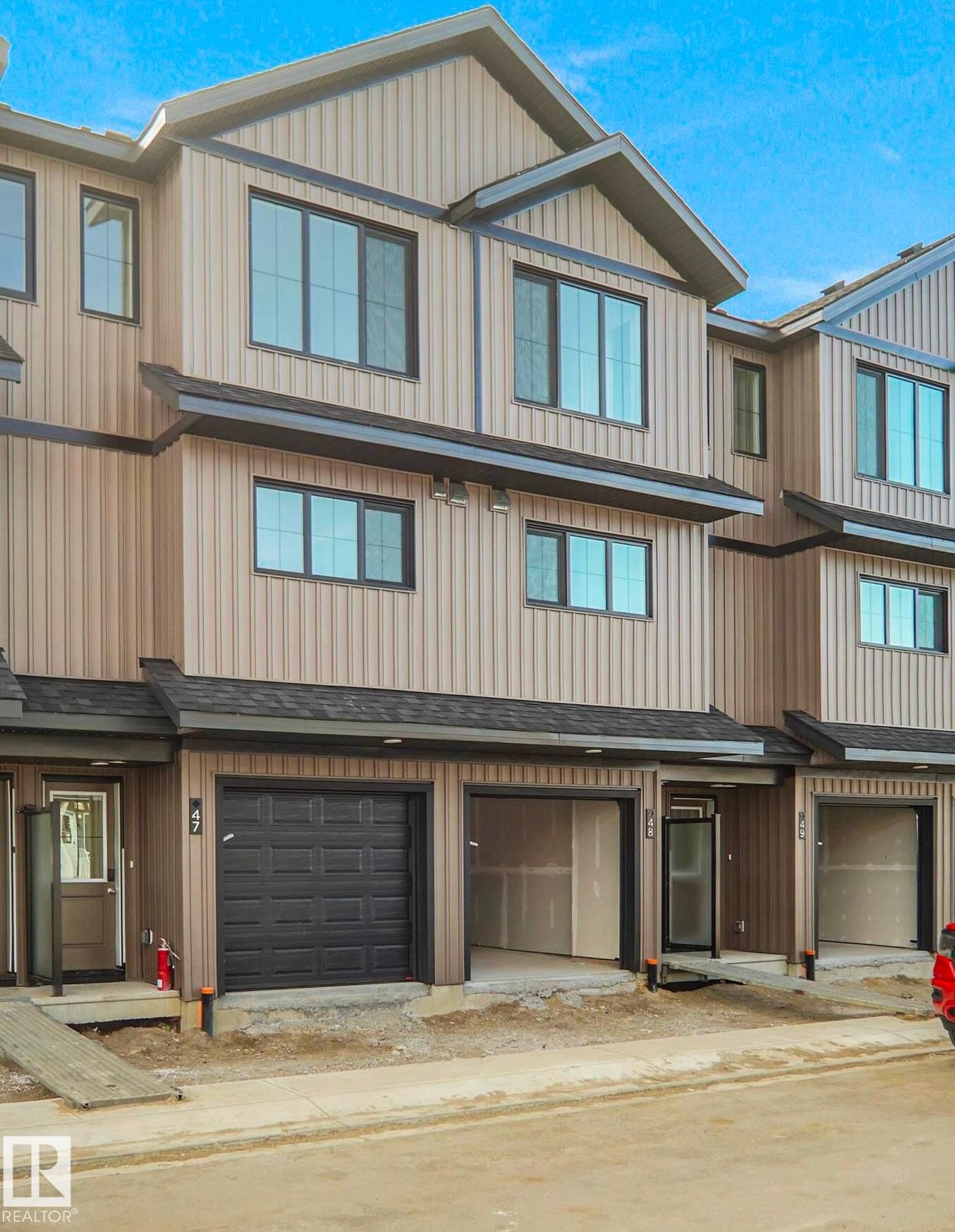 Property Photo:  150 Cashman Crescent SW 11  AB T6W 2P6 
