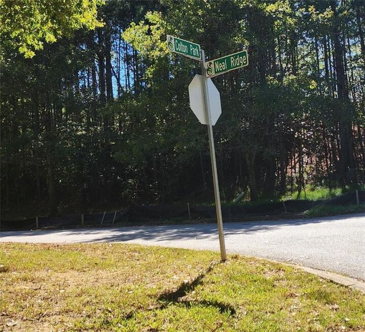 Property Photo: 4806 Neal Ridge GA 30349
