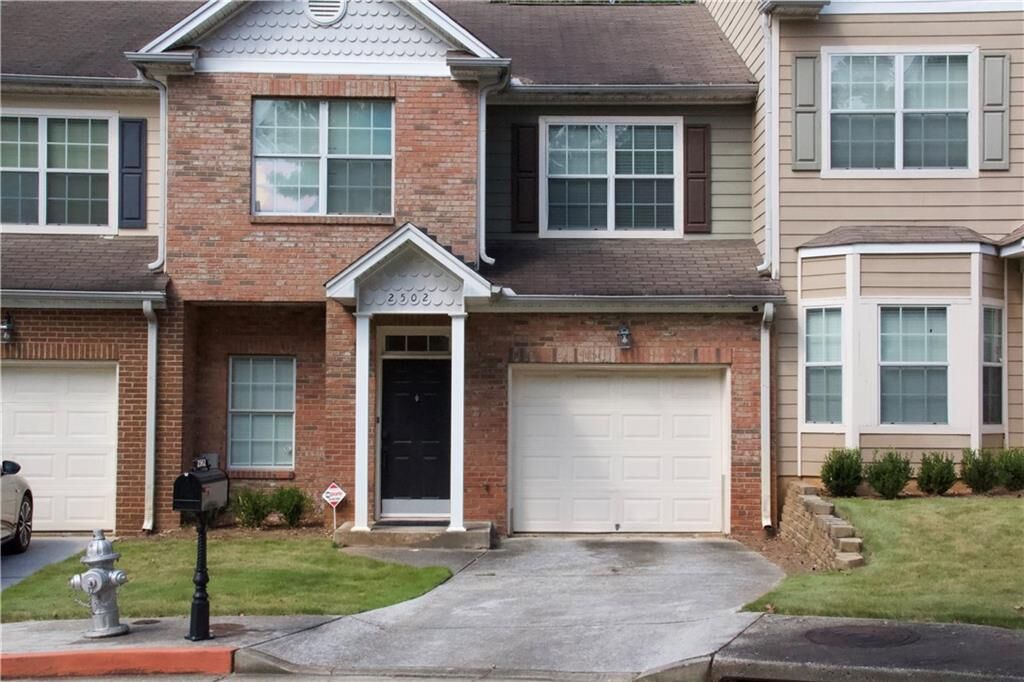 Property Photo:  2502 Laurel Circle NW  GA 30311 