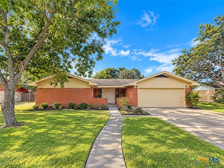 Property Photo: 114 Linnville Drive TX 77979