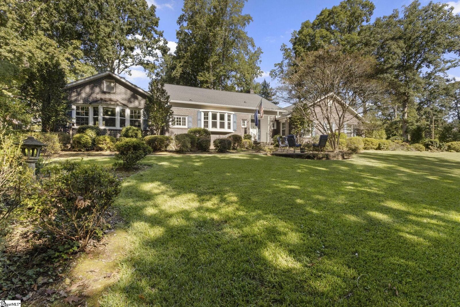 Property Photo: 330 E Park Drive SC 29302