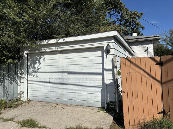 Property Photo:  1116 173rd Street  IN 46324 