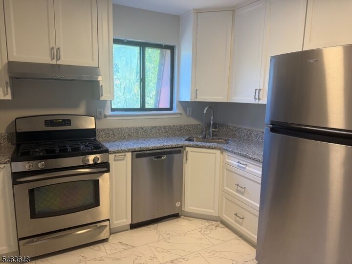Property Photo:  910 N Oaks Blvd  NJ 08902 