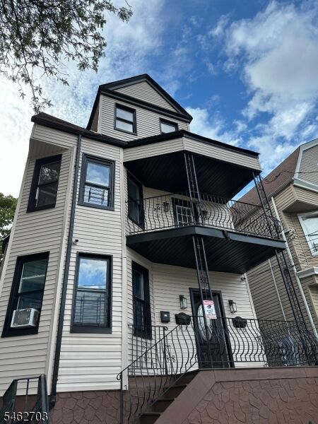 Property Photo:  891 S 14th St  NJ 07108 
