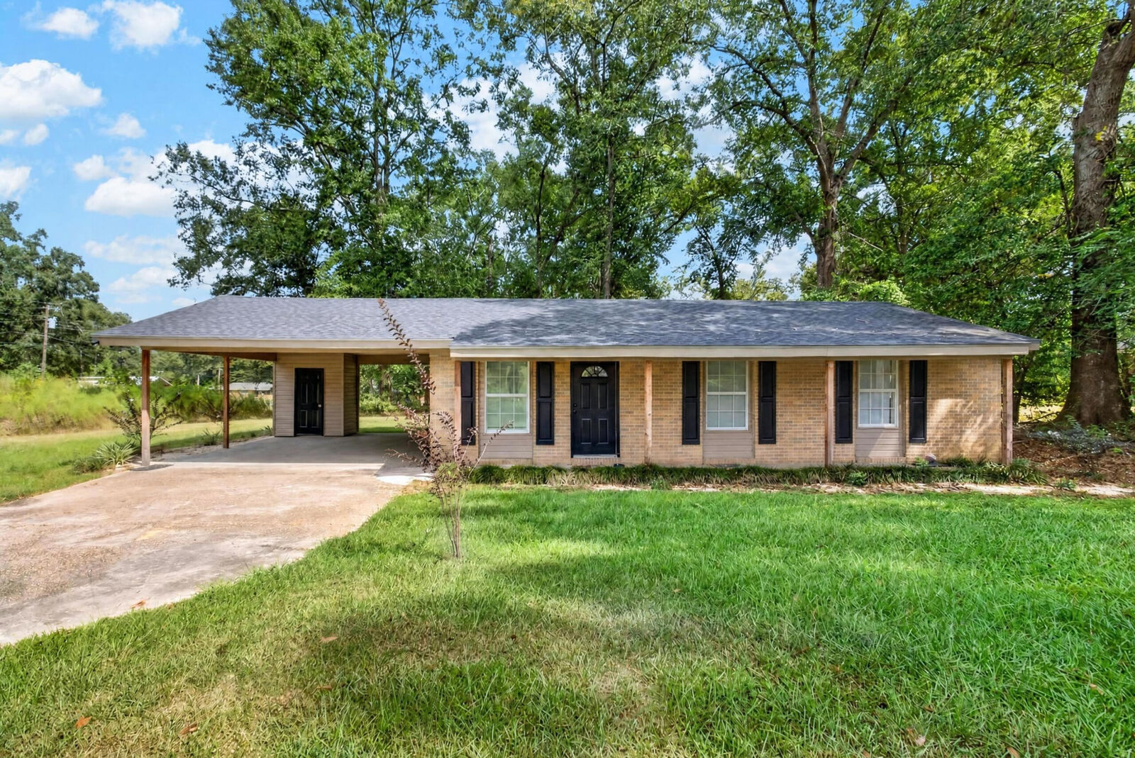 Property Photo: 34 Kennon Ave. MS 39443