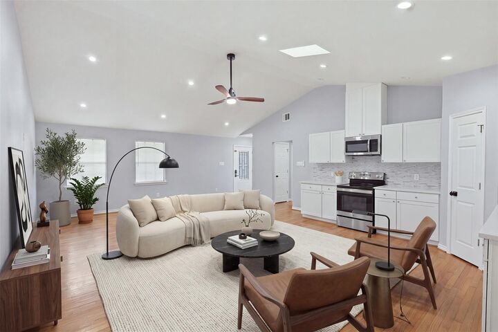 Property Photo:  4926 Edfield Street  TX 77033 