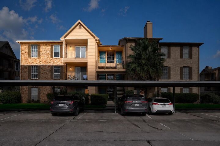 Property Photo:  2121 Hepburn Street 1106  TX 77054 