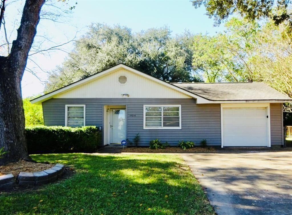 Property Photo:  14014 Nitida Street  TX 77045 