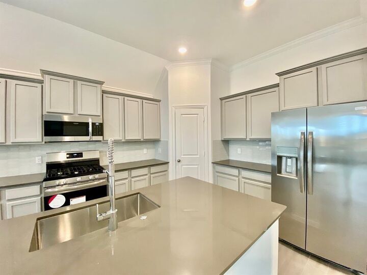 Property Photo:  8710 Morning Glow Drive  TX 77459 