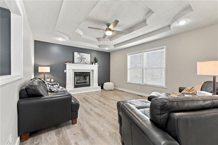 Property Photo:  1007 Golden Avenue  MO 64024 