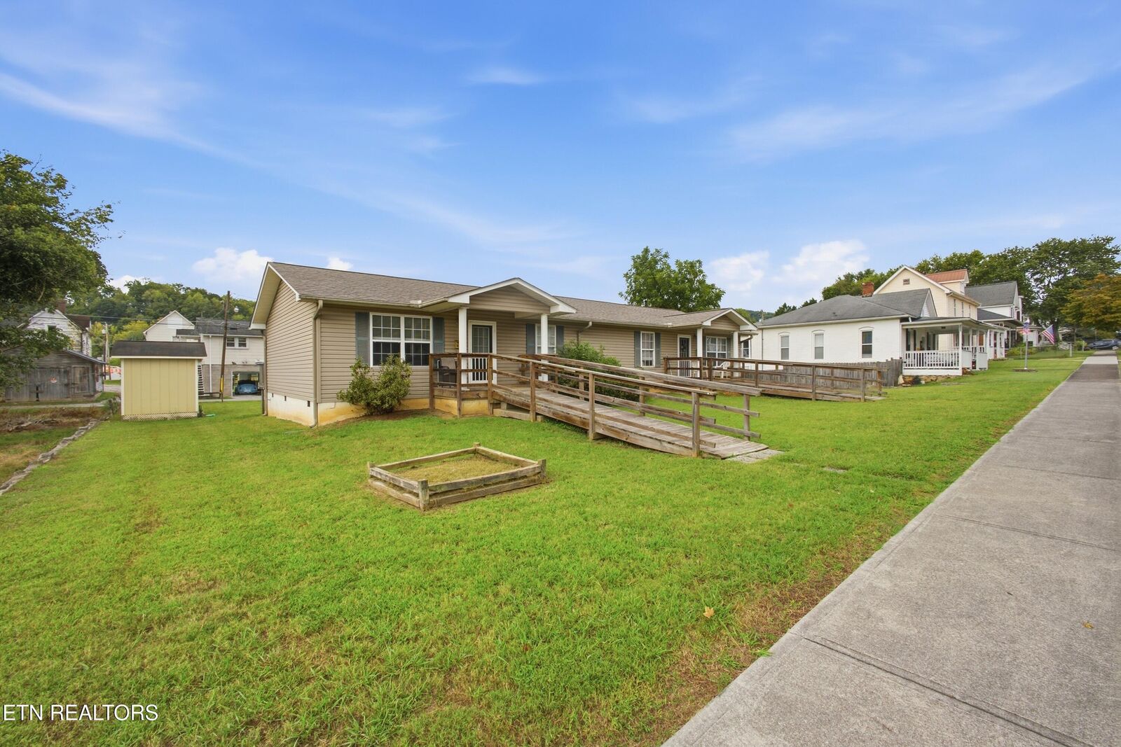 Property Photo: 309 Carter Ave TN 37748