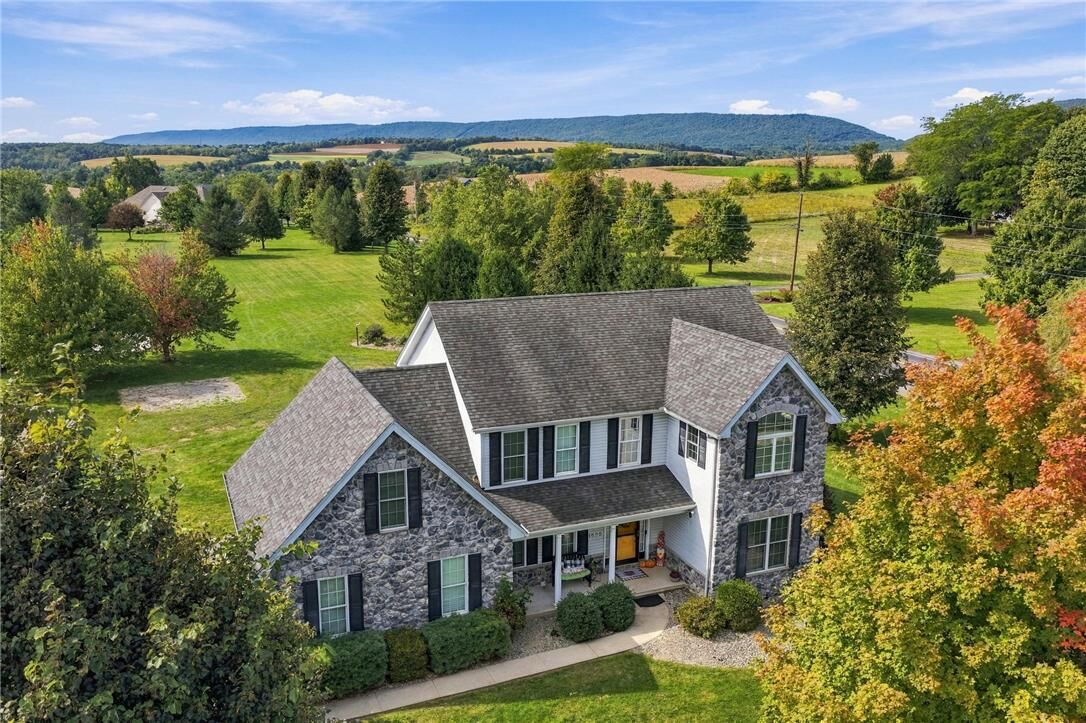 Property Photo:  1695 Kings Court  PA 18072 