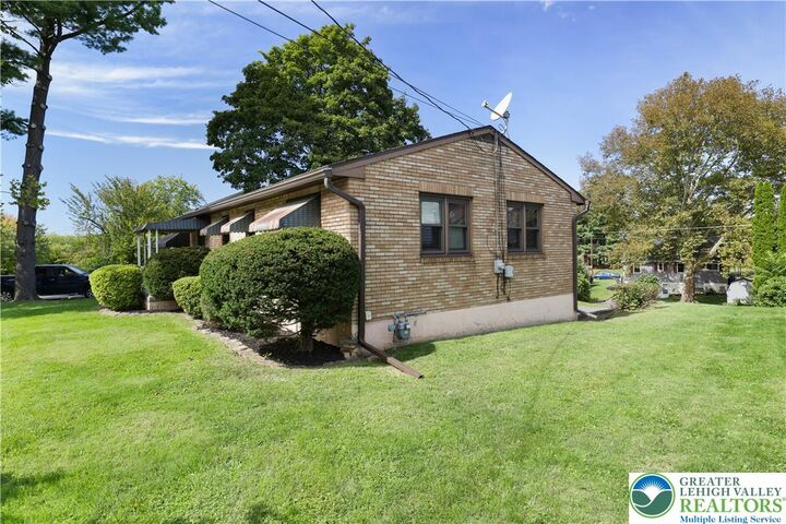Property Photo:  1539 Spring Garden Street  PA 18042 
