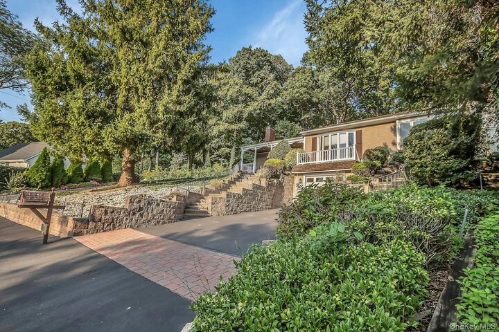 Property Photo:  20 Linda Place  NY 11743 