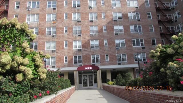 Property Photo:  4 Sadore Lane 7J  NY 10710 