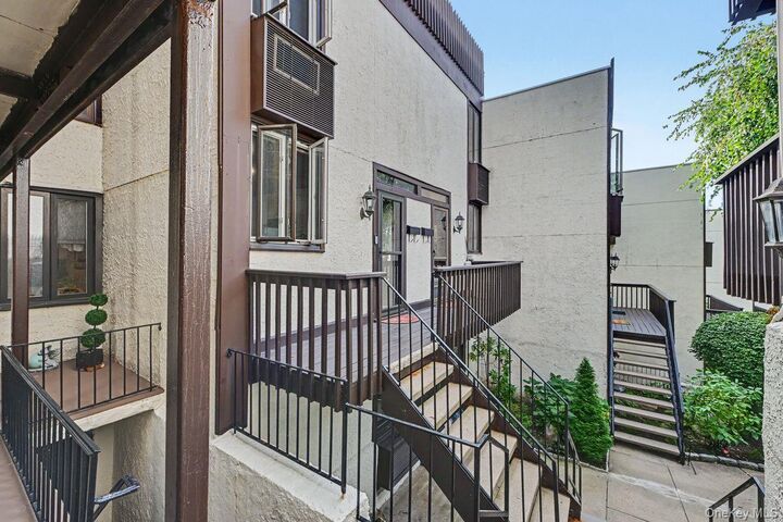 Property Photo:  1200 Warburton Avenue 41  NY 10701 