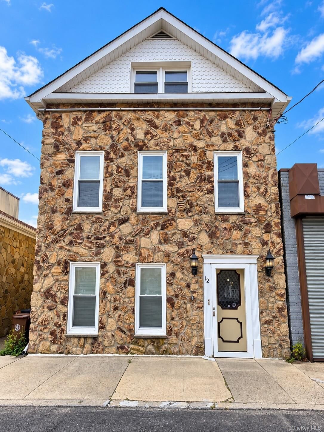 Property Photo:  12 Balfour Street 1  NY 10305 