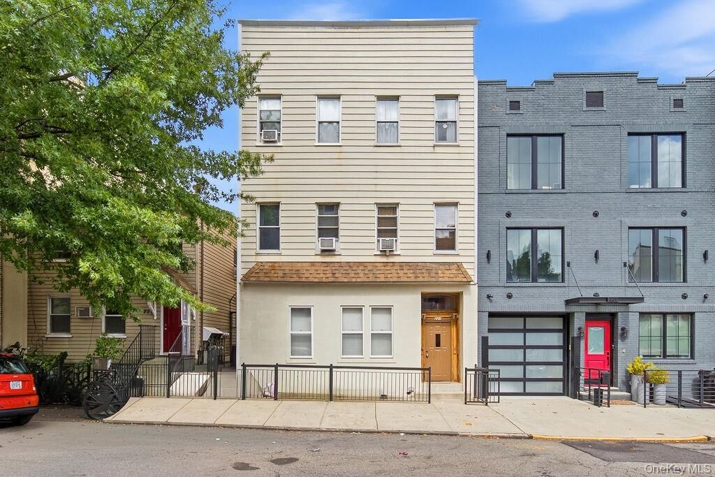Property Photo:  227 Devoe Street  NY 11211 