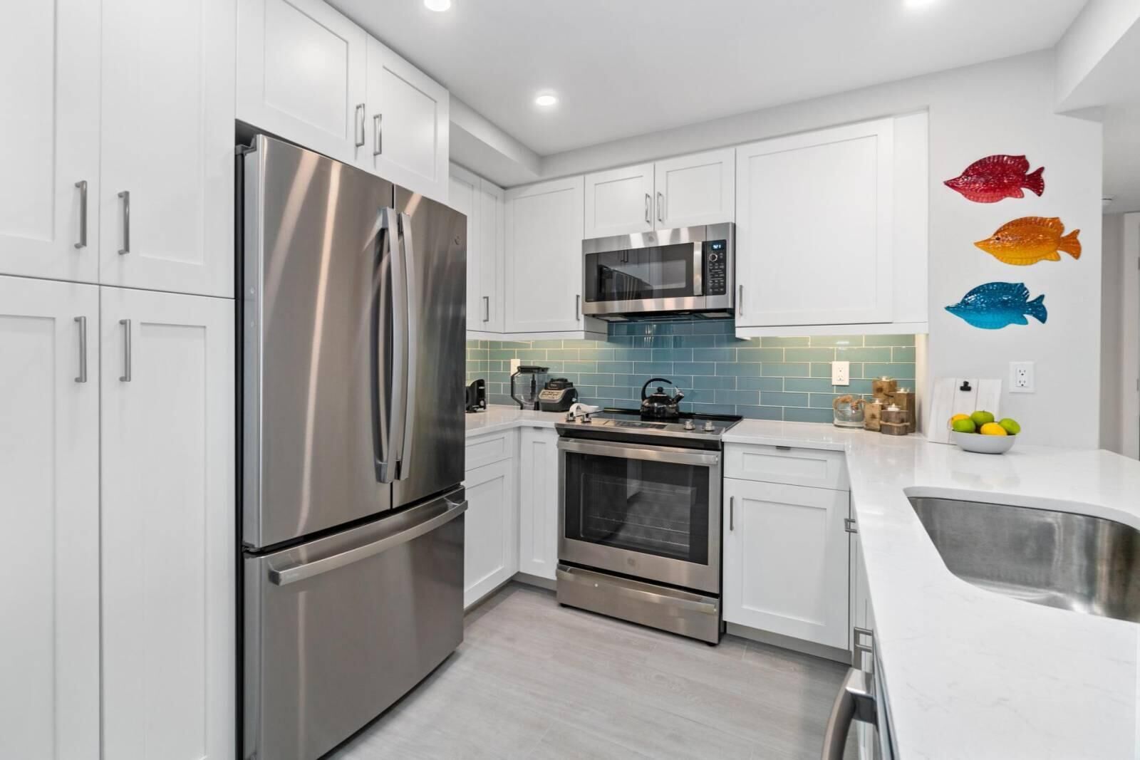 Property Photo: 380 Seaview Court 1209 FL 34145