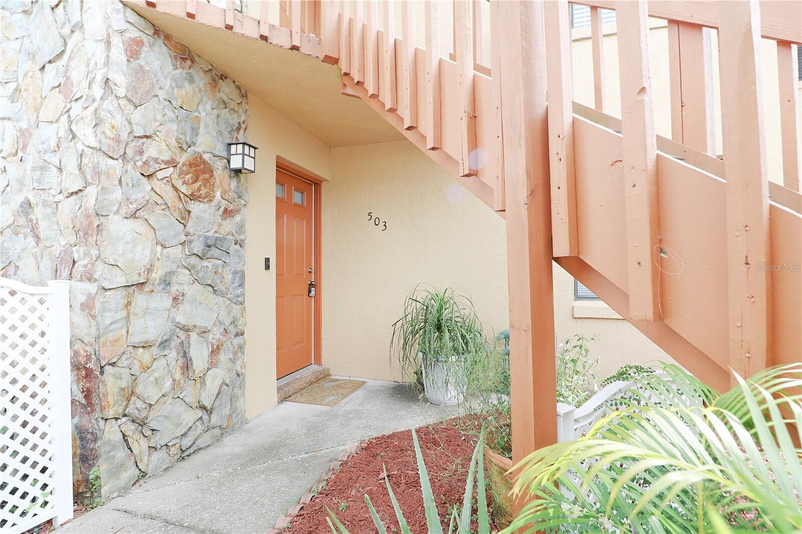 Property Photo:  503 Manor Circle  FL 33872 