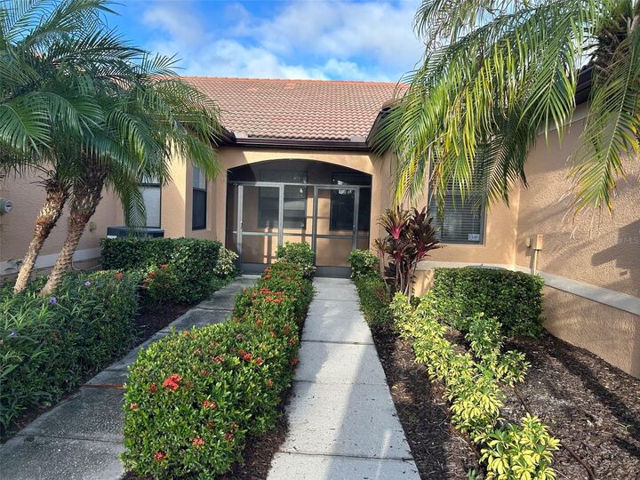 Property Photo:  5716 Eden Falls Place  FL 33572 