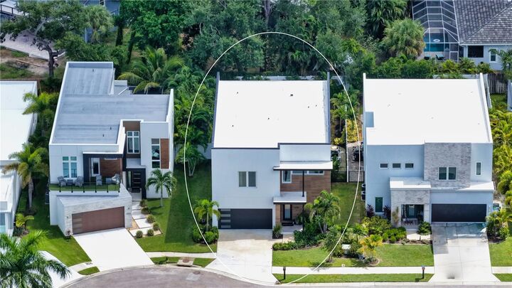 Property Photo:  4726 Rivetta Court  FL 34231 
