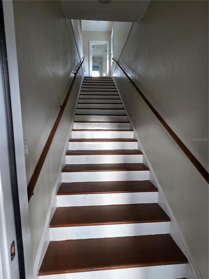 Property Photo: 217 S Oak Avenue FL 32771