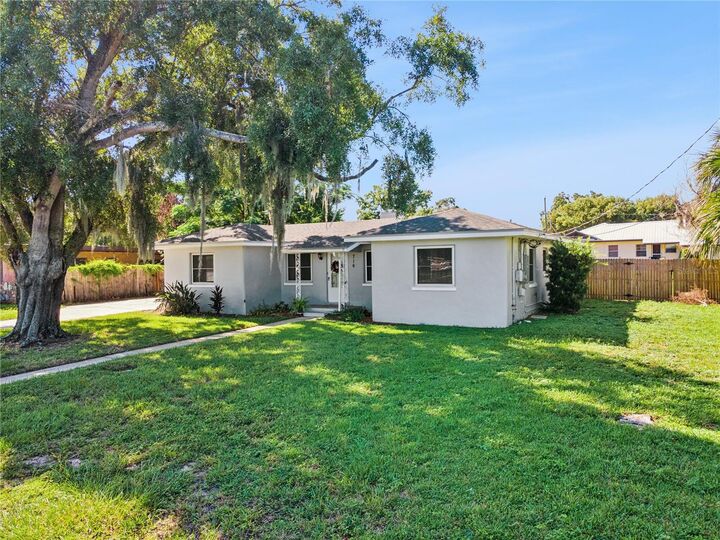 Property Photo:  716 Avenue I NE  FL 33881 