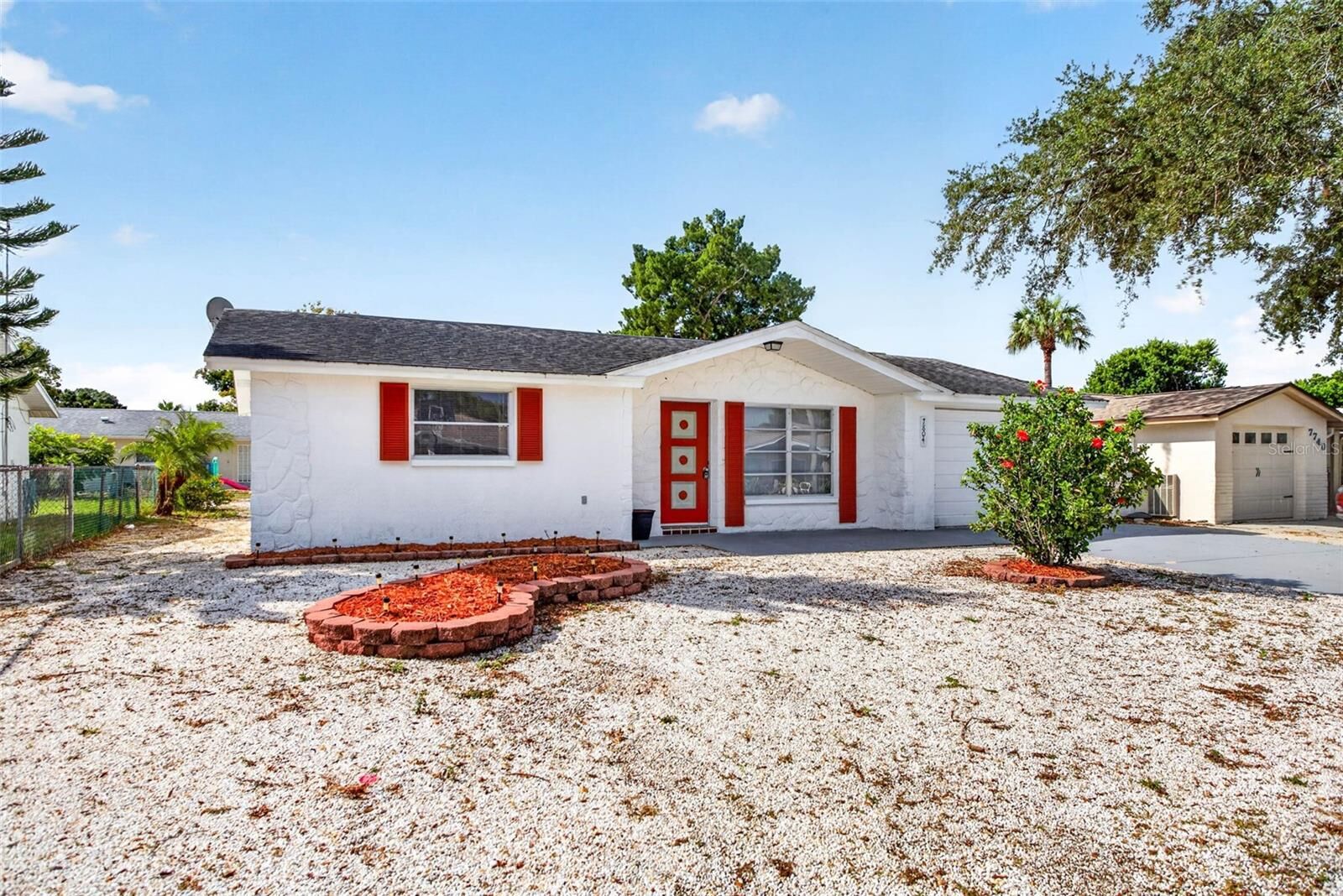 Property Photo:  7804 Hawthorn Drive  FL 34668 