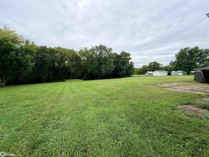 Property Photo: 2807 S 7th Street IA 52632