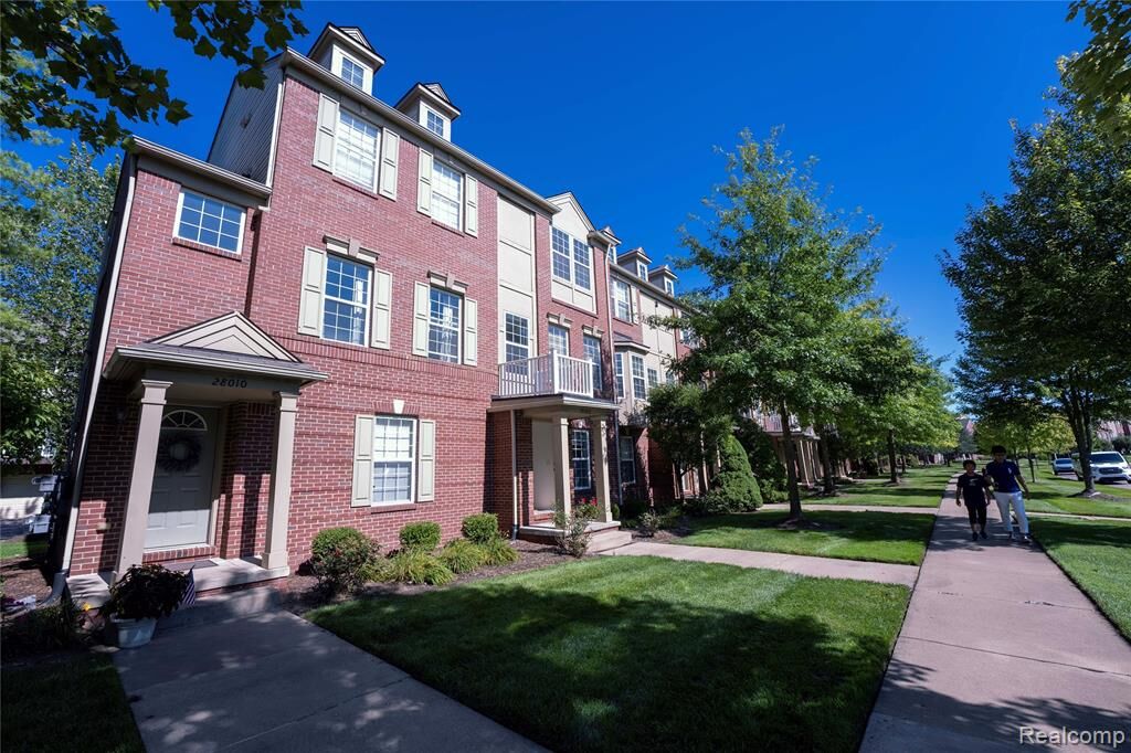 Property Photo:  28008 Declaration Road  MI 48377 2558 