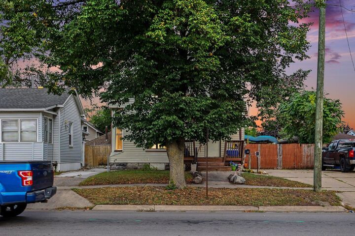 Property Photo: 507 S Henry Street MI 48706