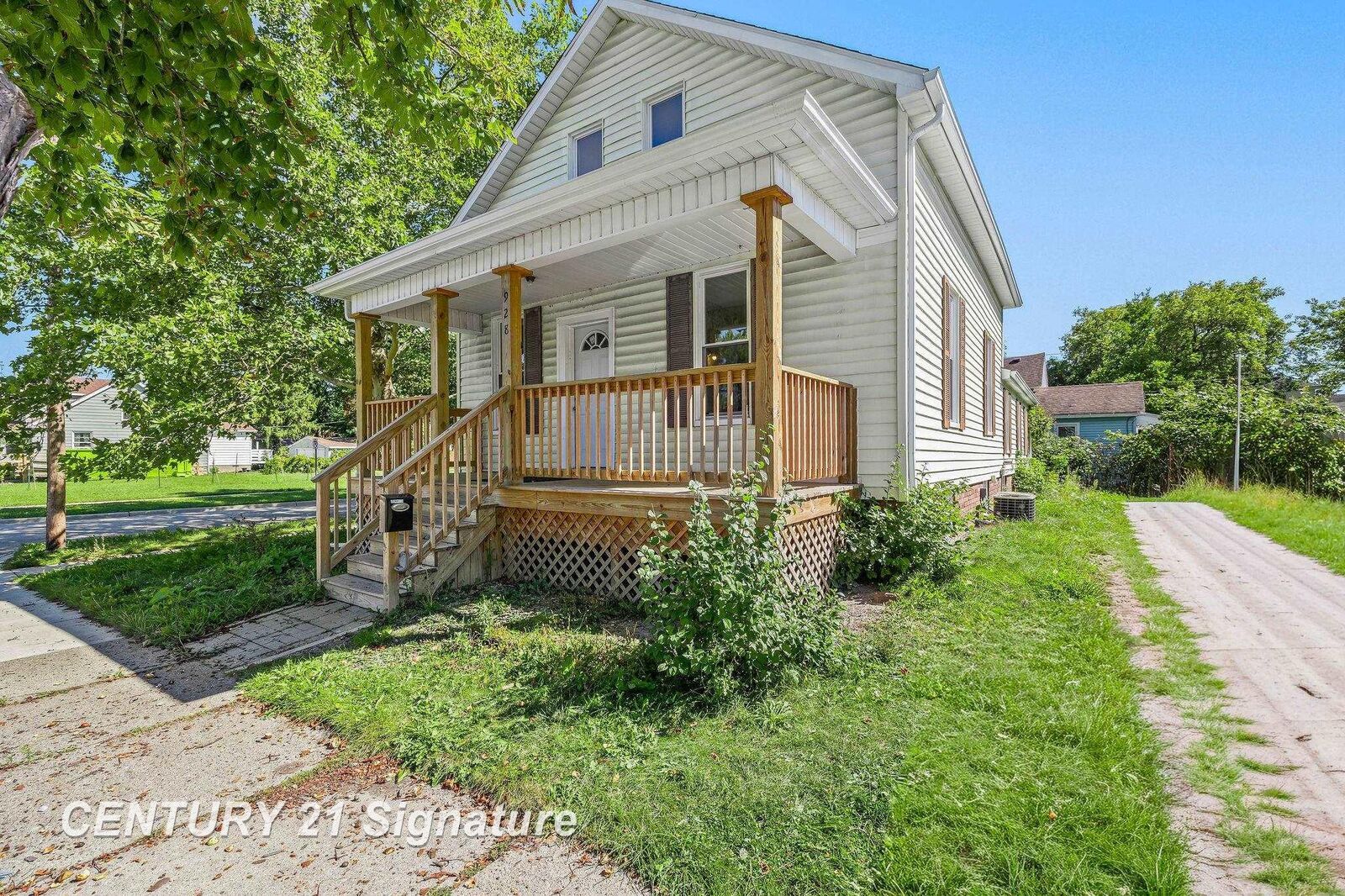 Property Photo:  928 N Webster Street  MI 48602 