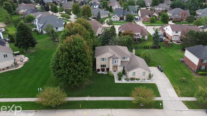 Property Photo: 47630 Robins Nest Drive MI 48315-5019
