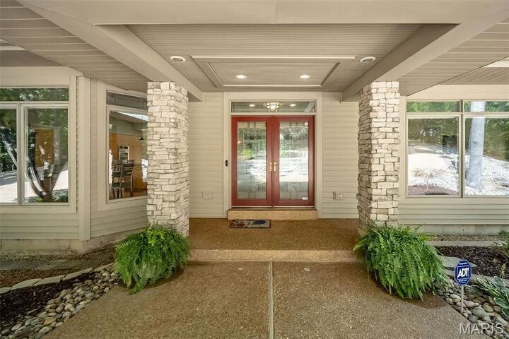 Property Photo:  18852 Highwood Estates Drive  MO 63069 