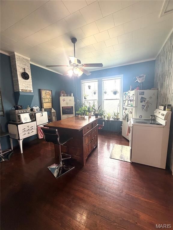 Property Photo: 208 E First Street MO 63640