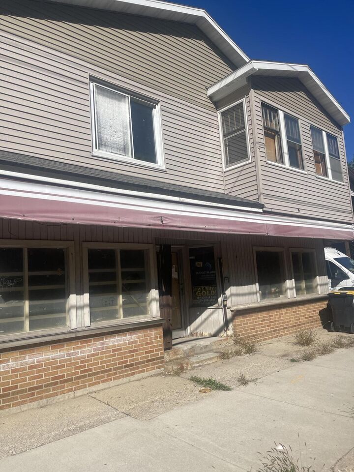 Property Photo:  701 Knapp Street NE  MI 49505 