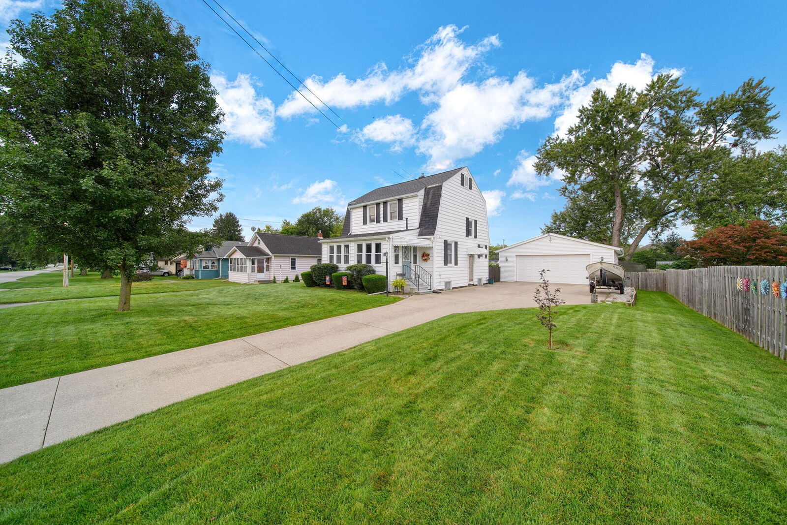 Property Photo:  826 Concord Boulevard  MI 49202 