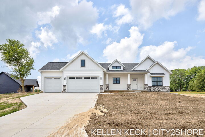 Property Photo: 11325 Bancroft Way SE MI 49302