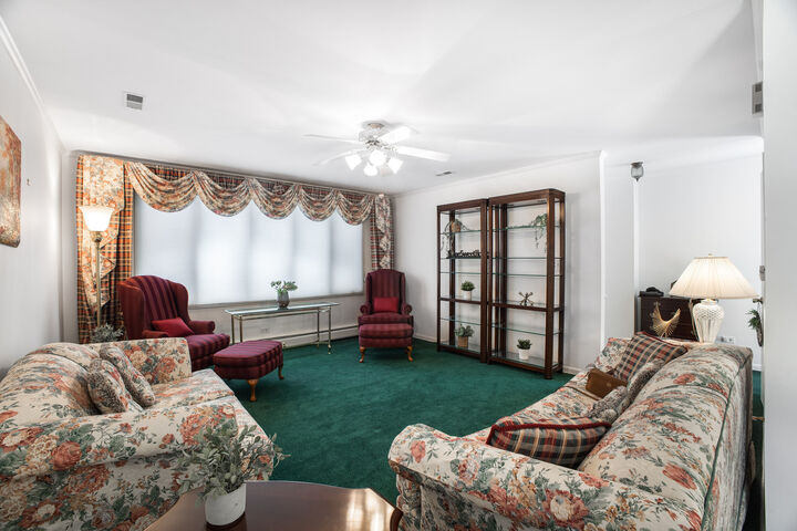 Property Photo: 1212 N Maple Avenue IL 60526