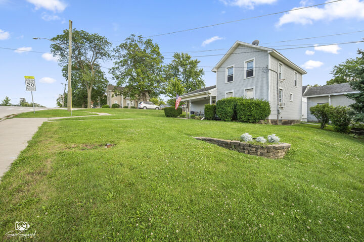 Property Photo: 119 E 17th Street IL 60441