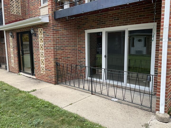 Property Photo: 6436 W 64th Place C1 IL 60638